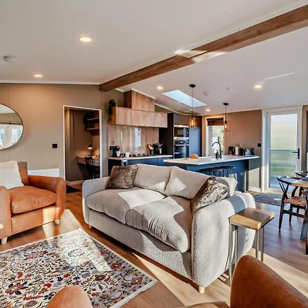 Lodge 2 Bed In Keswick Oc-95813 *